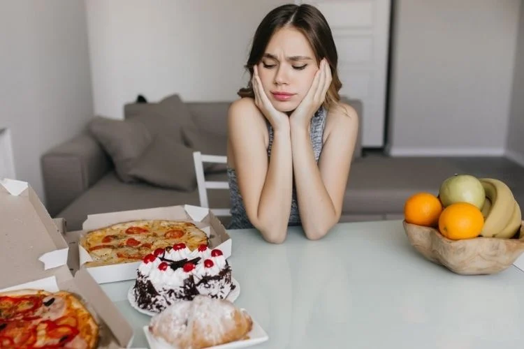 Duygusal Yeme Bozukluğu Nedir?, Belirtileri, Tedavisi, Kurtulma ve Önleme Yöntemleri